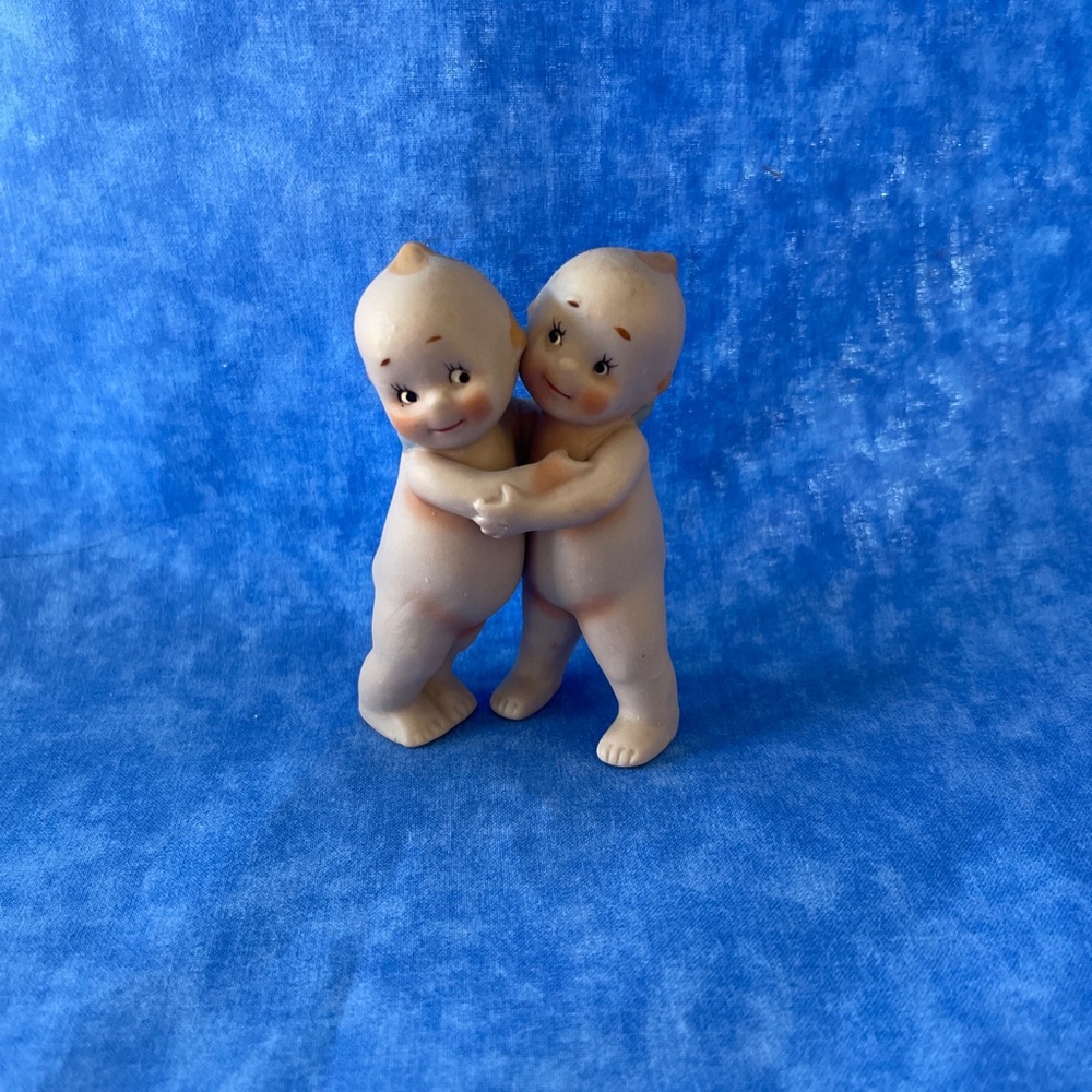 Vintage 3in Bisque Hugging Kewpie Dolls